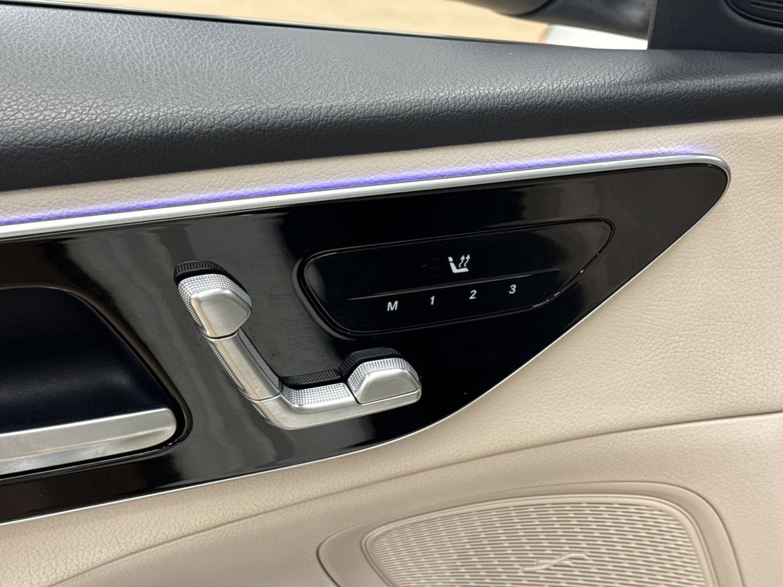 Used 2025 Mercedes-Benz C 300 Sedan image 33