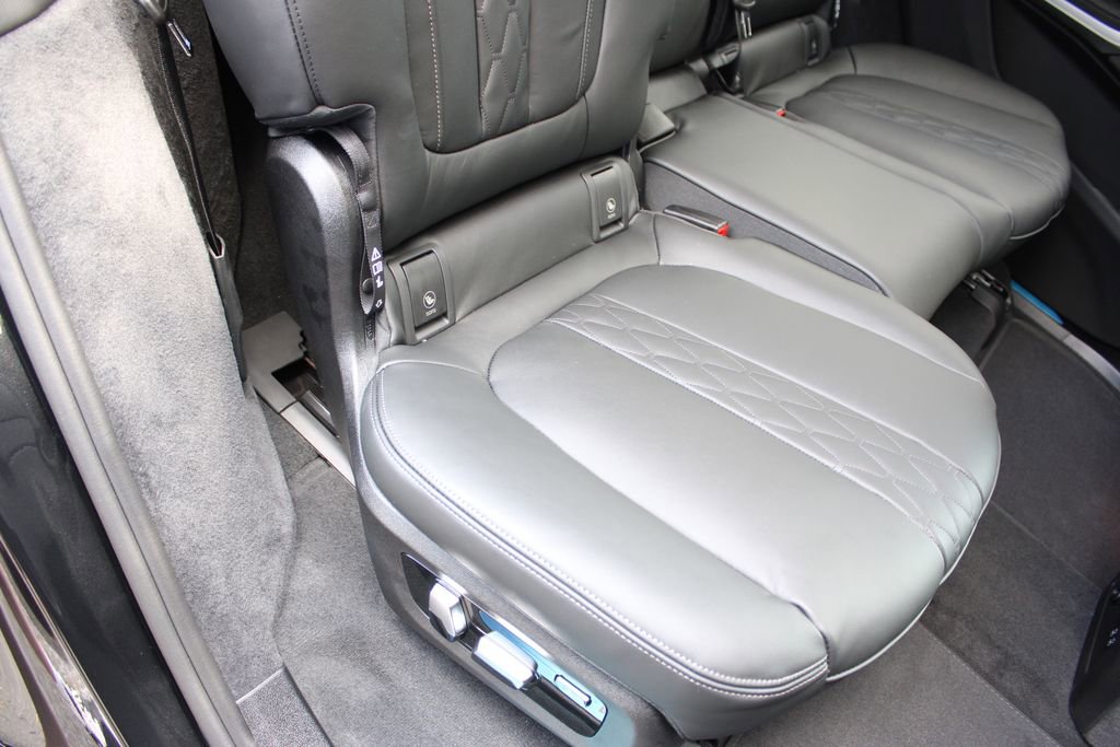 New 2026 BMW X7 xDrive40i w/ Executive Package image 28