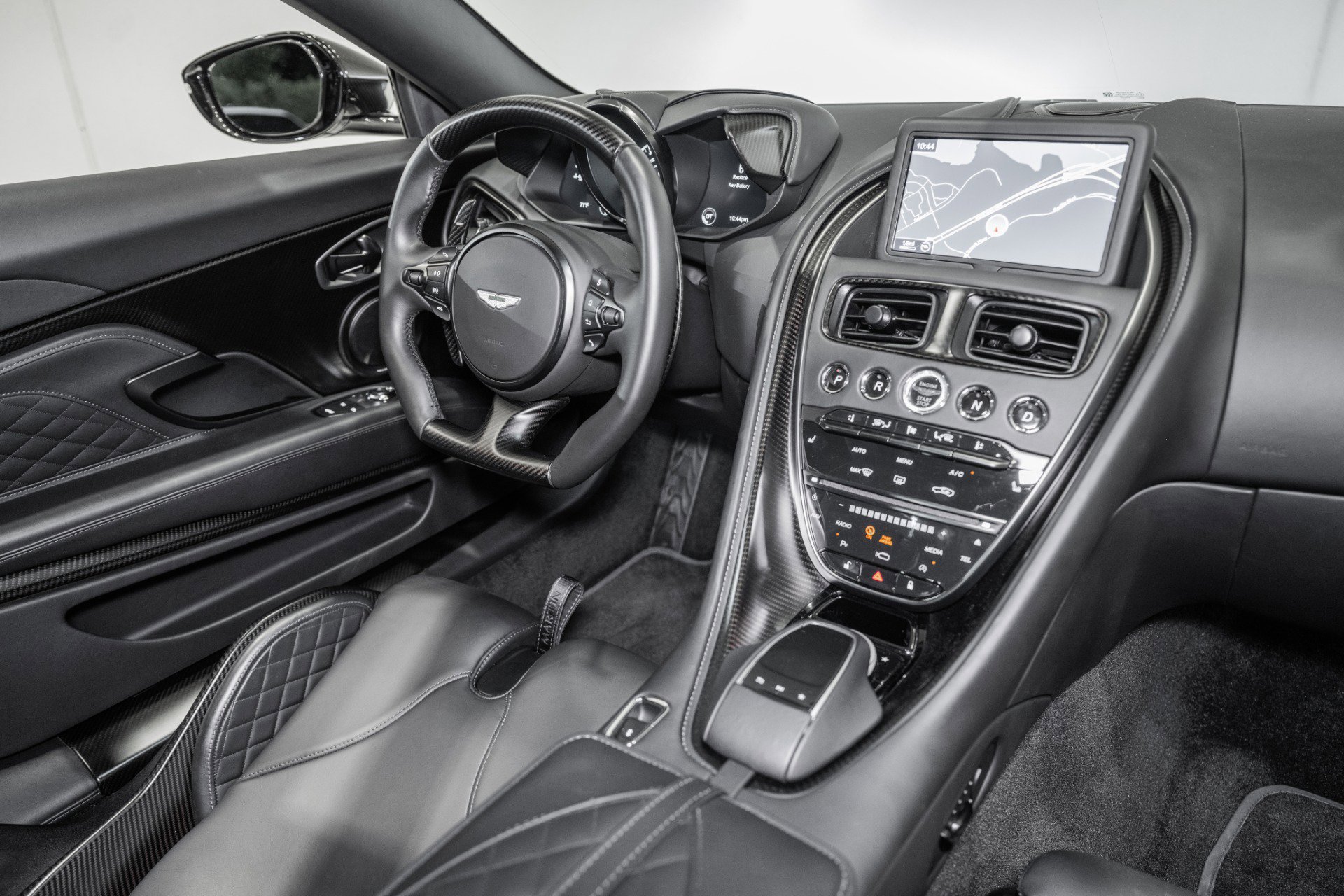 Used 2023 Aston Martin DBS Coupe RWD image 17