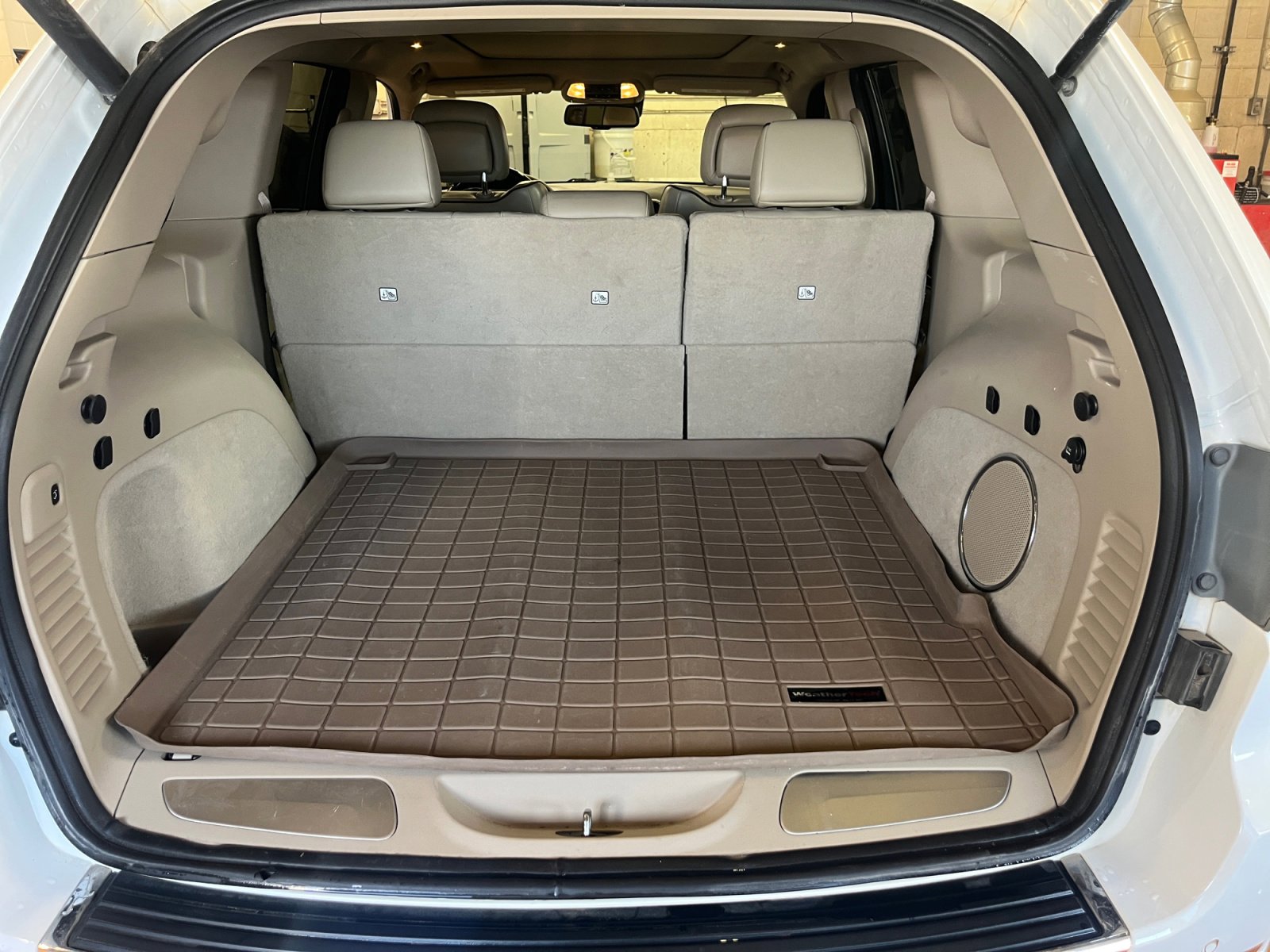 Used 2016 Jeep Grand Cherokee Overland w/ Advanced Technology Group image 25