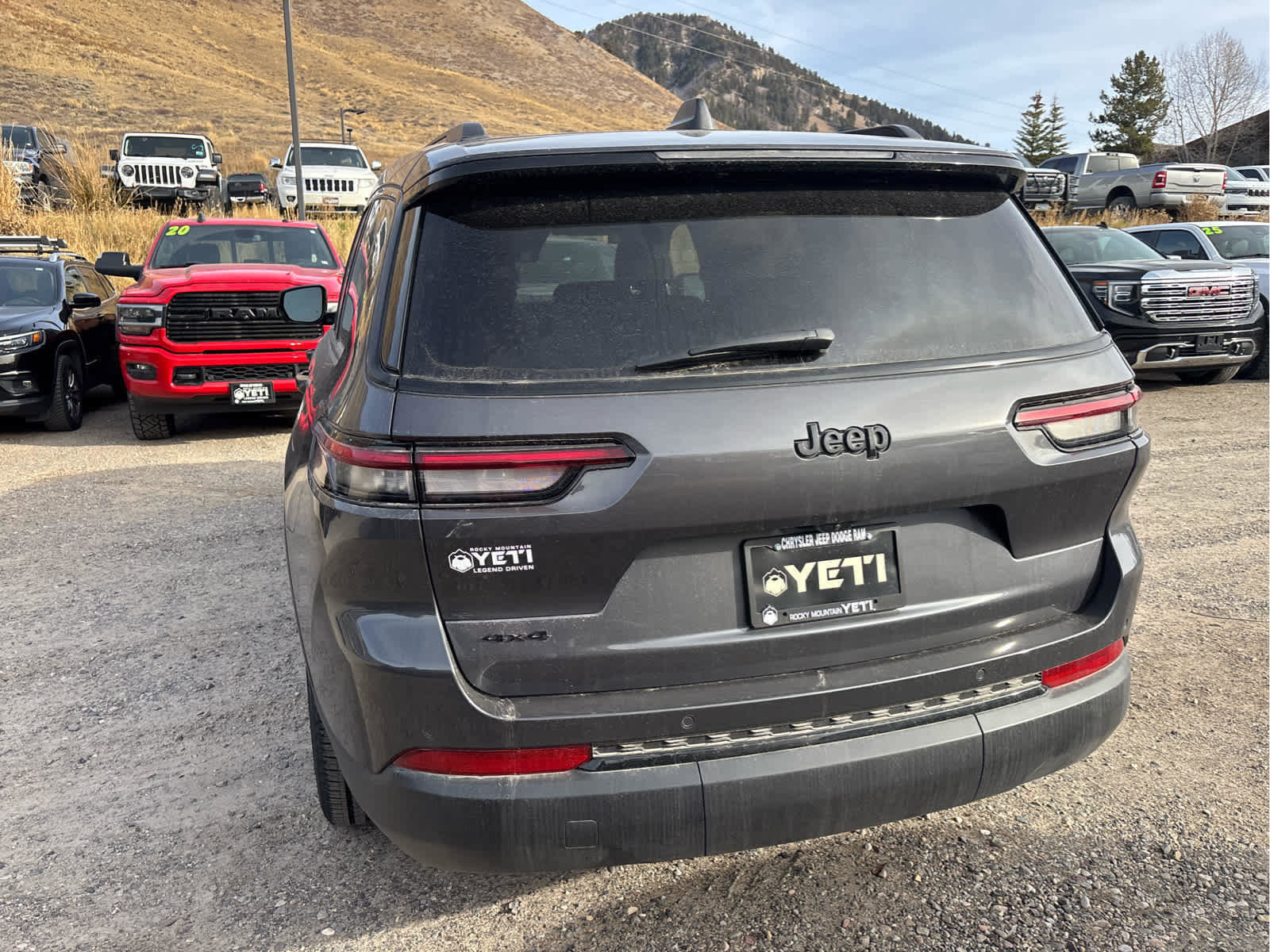 New 2025 Jeep Grand Cherokee L Laredo image 8