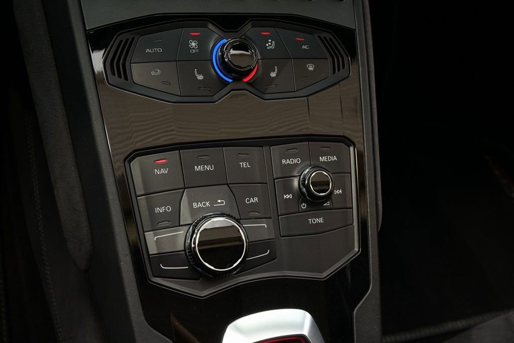 Used 2016 Lamborghini Huracan LP 610-4 image 17