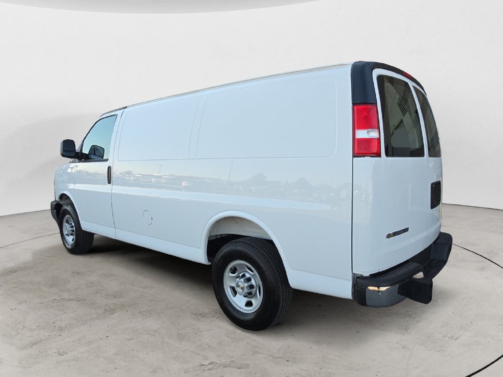 Used 2025 Chevrolet Express 2500 w/ Driver Convenience Package RWD image 11