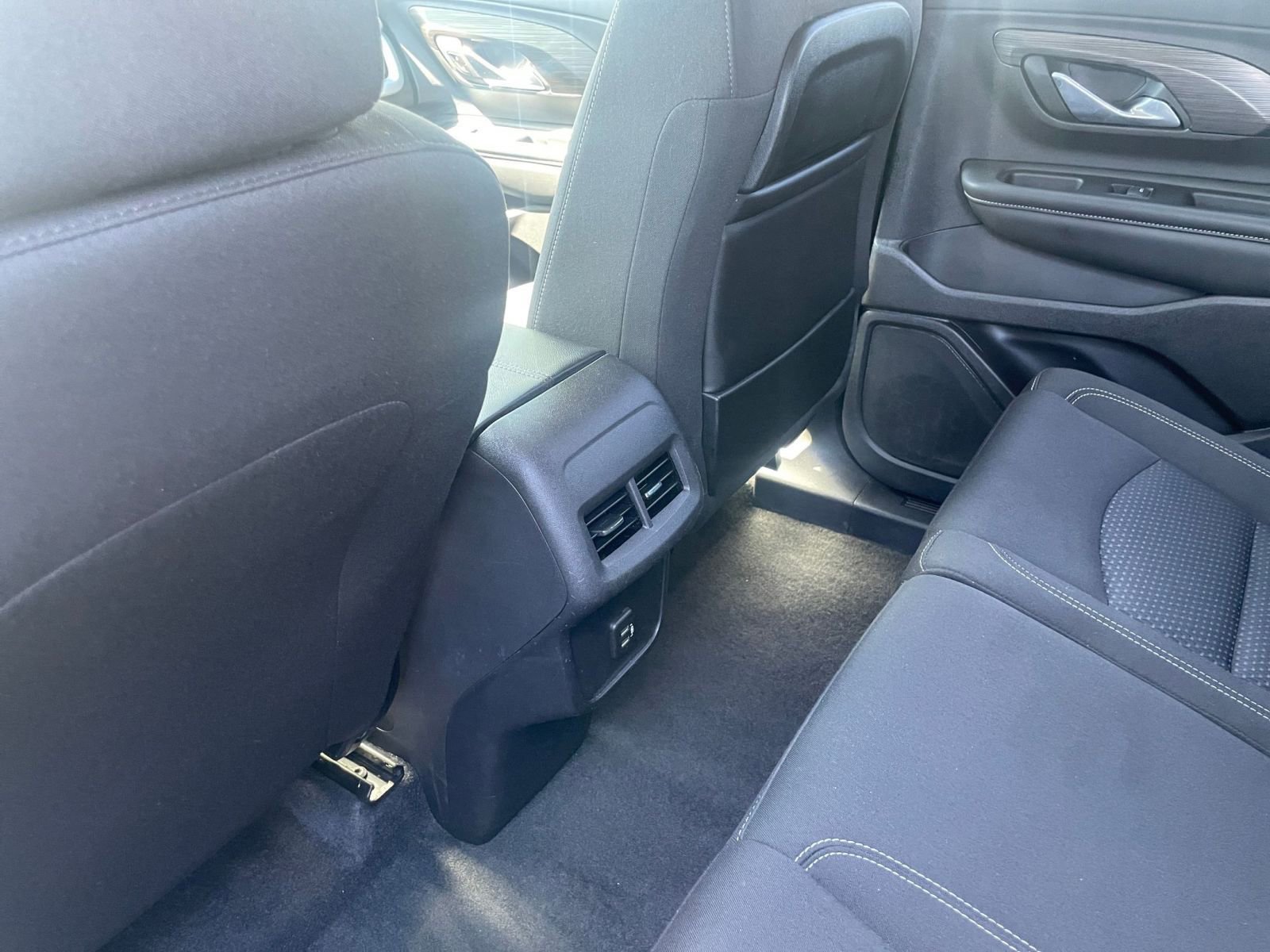 Used 2024 GMC Terrain SLE image 24