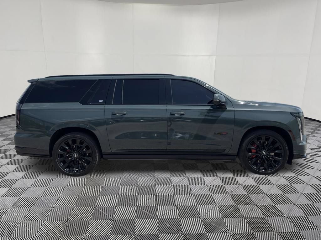 Used 2026 Cadillac Escalade ESV V w/ LPO, ONYX Package AWD/4WD image 6
