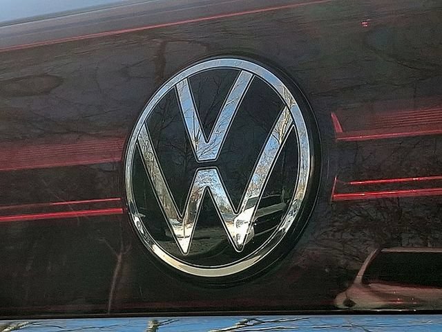 Used 2024 Volkswagen Atlas Cross Sport SE FWD image 31