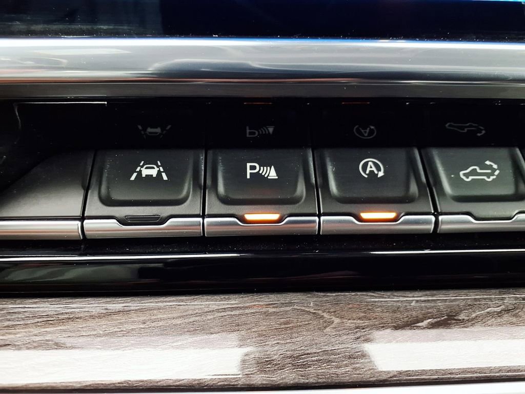 Used 2025 Chevrolet Silverado 1500 LTZ image 21