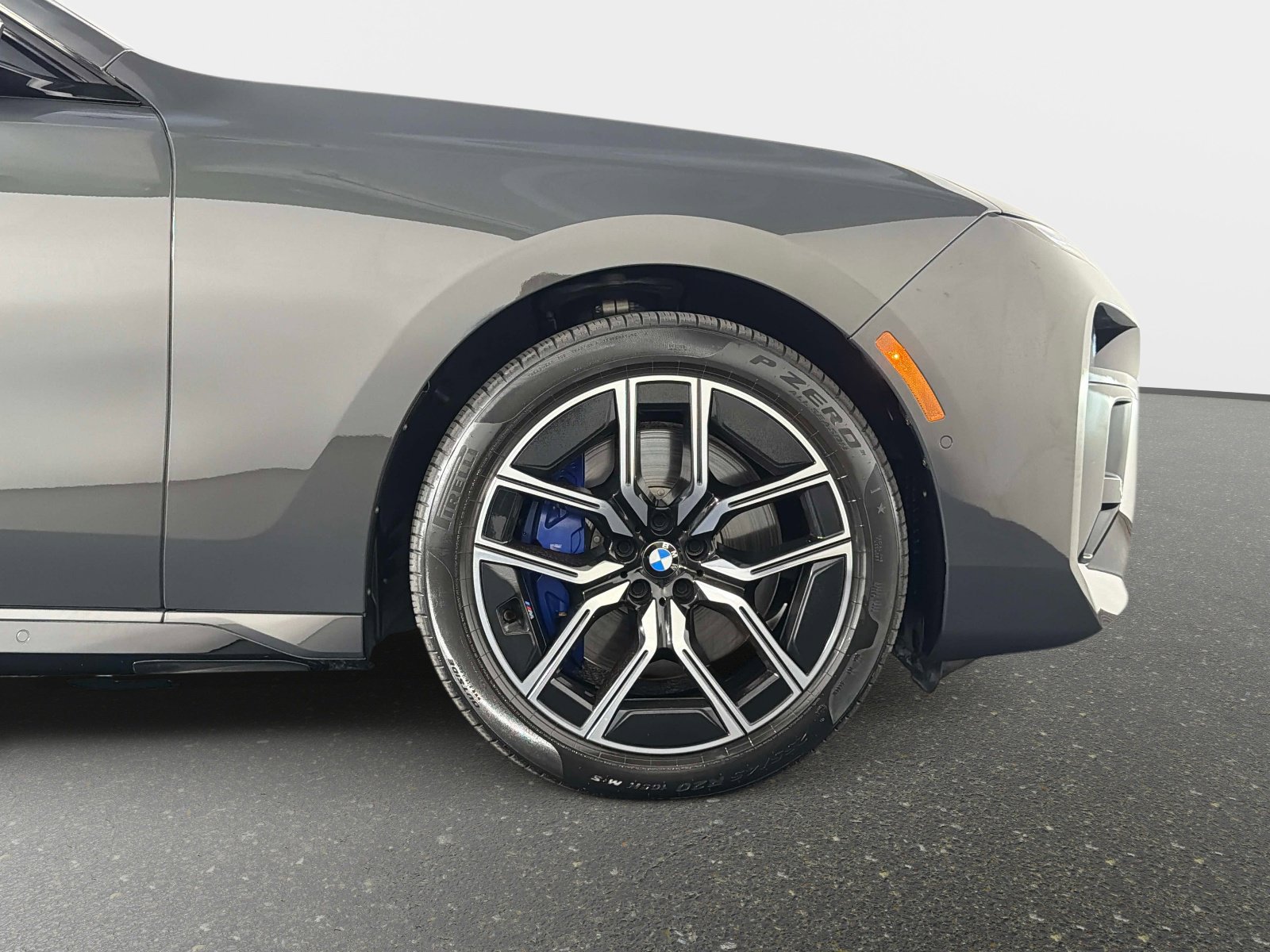 Used 2023 BMW 760i xDrive w/ Executive Package AWD/4WD image 20