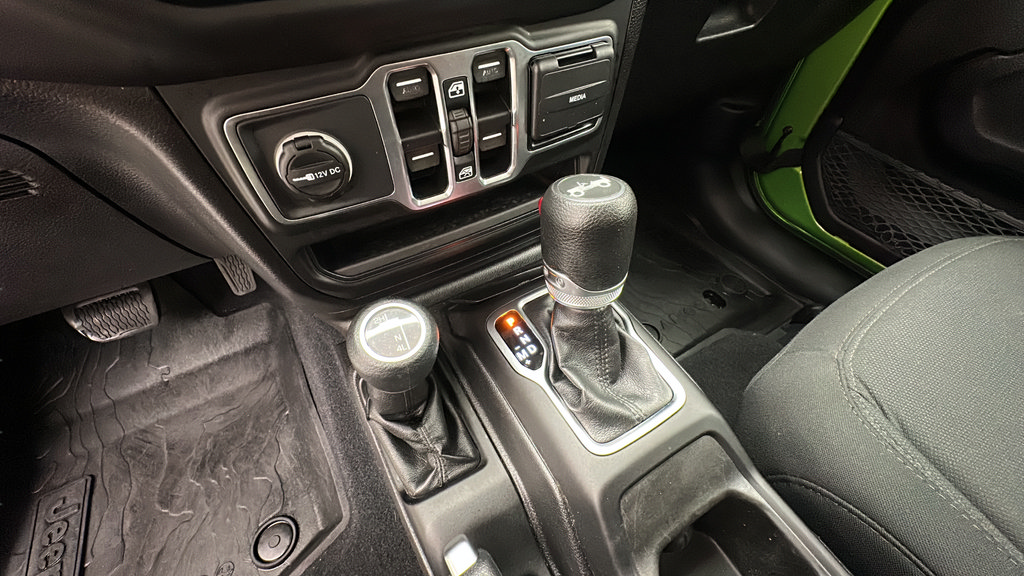 Used 2018 Jeep Wrangler Unlimited Sport S AWD/4WD image 19
