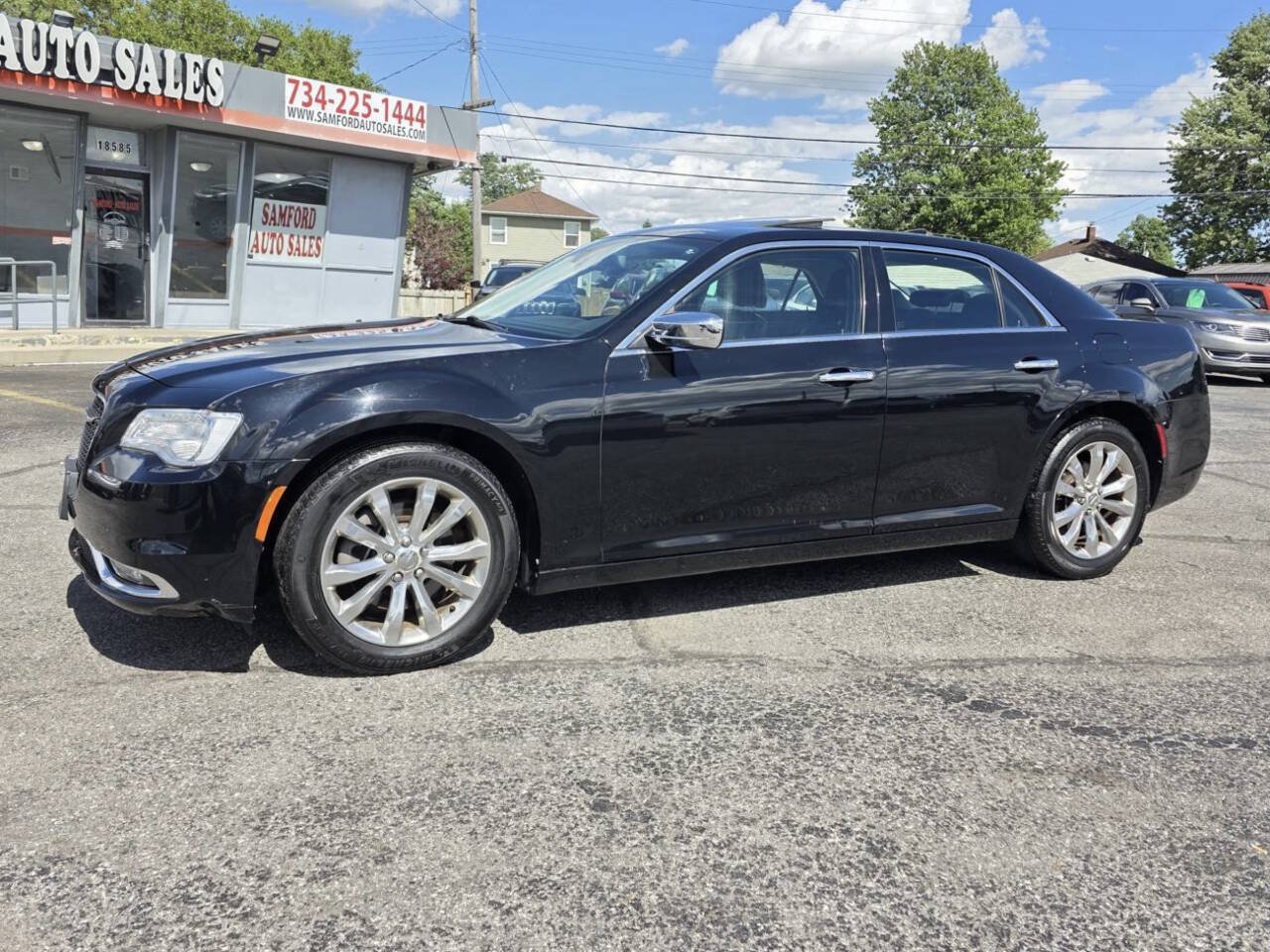 Used 2016 Chrysler 300 C w/ Harman/Kardon Audio Group AWD/4WD image 2
