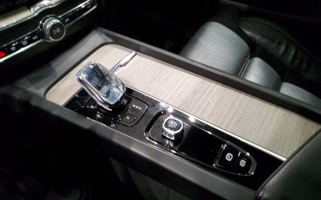 Used 2022 Volvo XC60 B5 Inscription w/ Advanced Package image 21