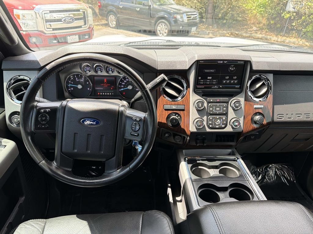 Used 2015 Ford F250 Lariat w/ Lariat Interior Package AWD/4WD image 11