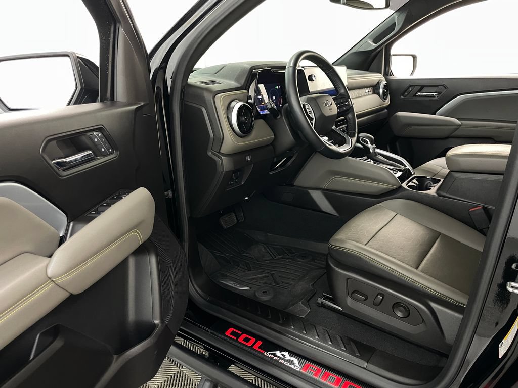 Used 2024 Chevrolet Colorado ZR2 w/ ZR2 Convenience Package III AWD/4WD image 25