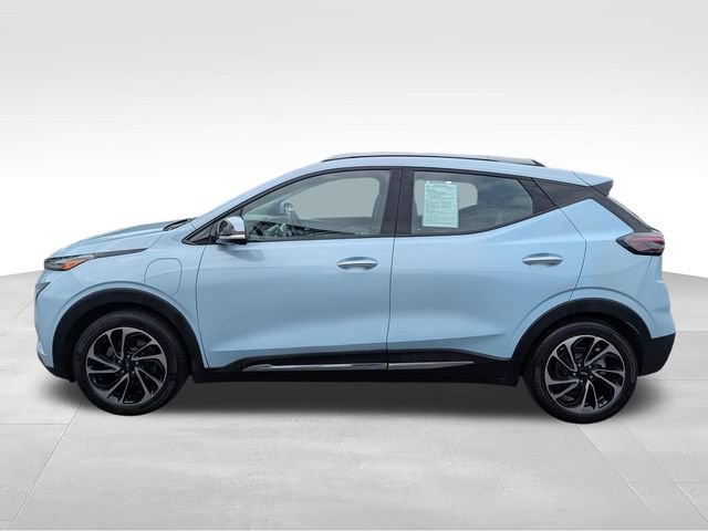 Used 2023 Chevrolet Bolt EUV Premier w/ Sun & Sound Package FWD image 4