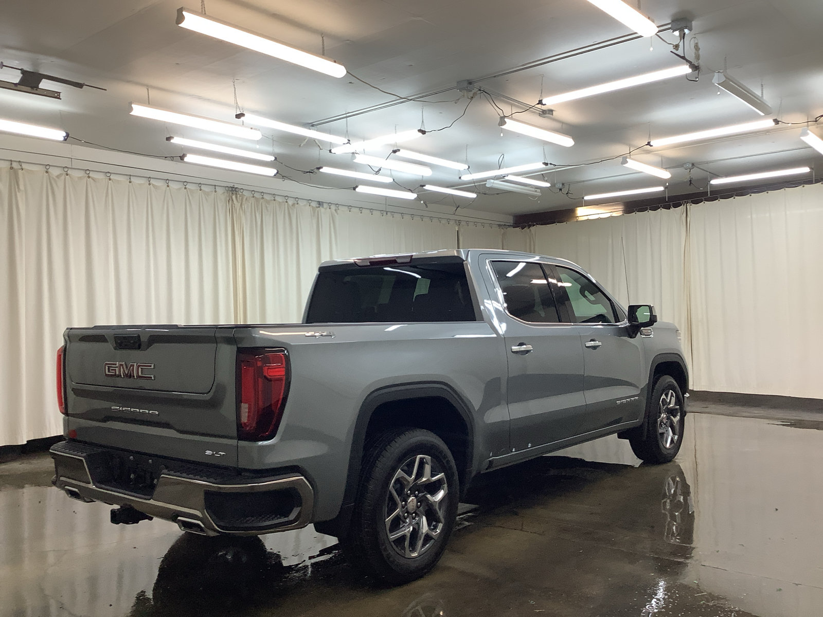 New 2026 GMC Sierra 1500 SLT w/ SLT Convenience Package AWD/4WD image 5
