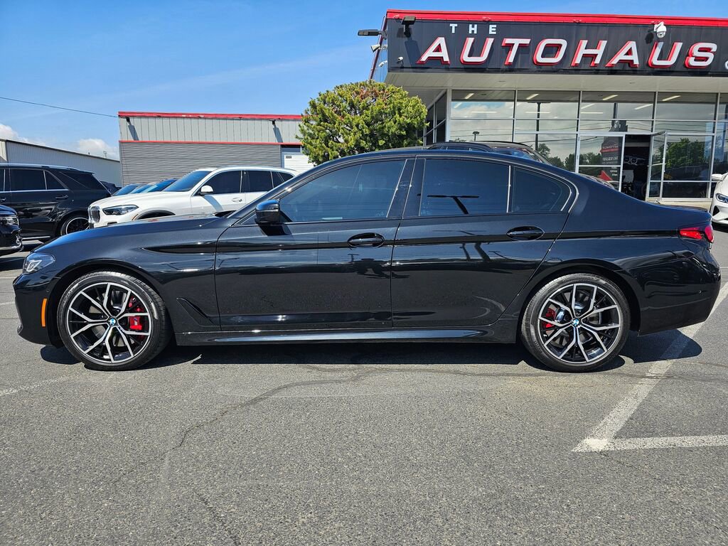 Used 2023 BMW 540i xDrive w/ M Sport Package AWD/4WD image 2