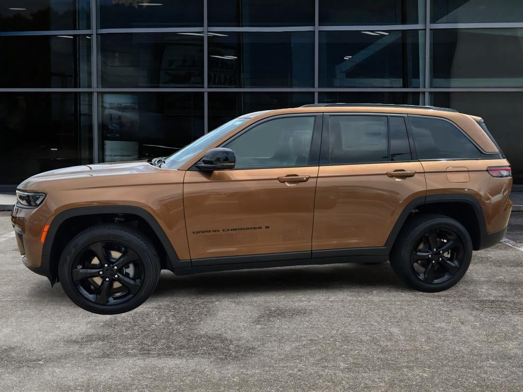 New 2026 Jeep Grand Cherokee Limited w/ Limited Altitude Package RWD image 4