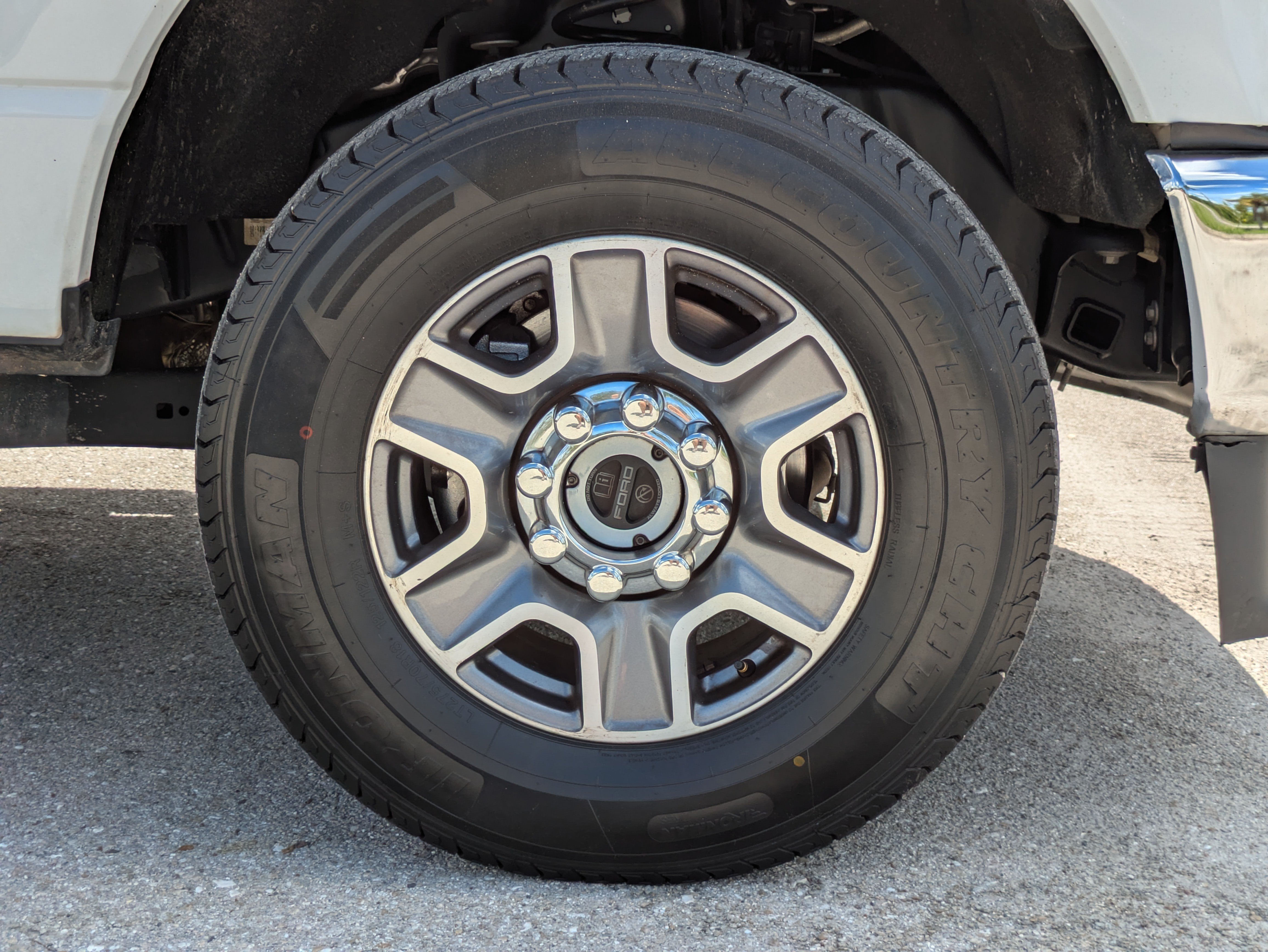 Used 2024 Ford F250 Lariat w/ FX4 Off-Road Package AWD/4WD image 11