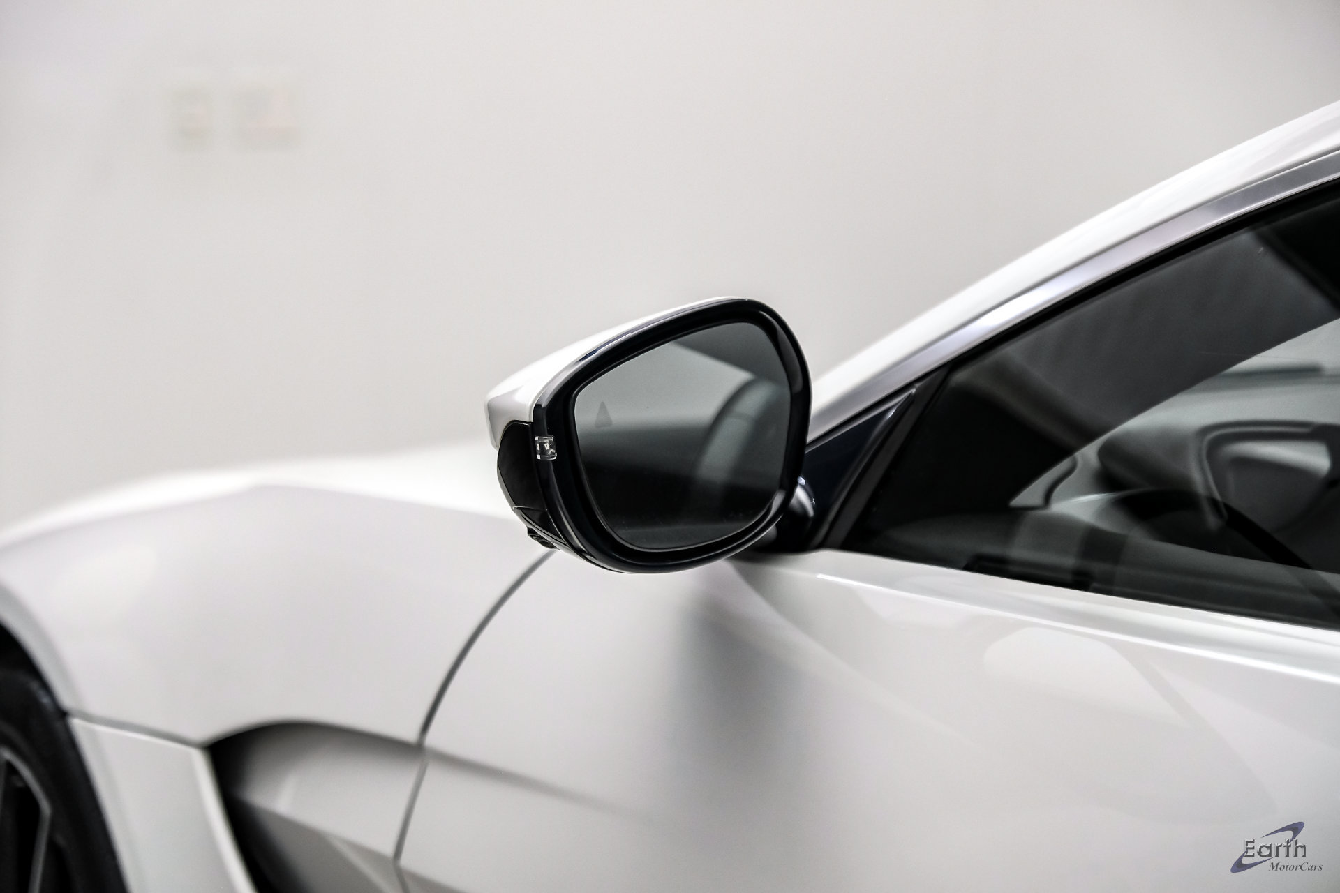 Used 2022 Aston Martin V8 Vantage Coupe RWD image 34