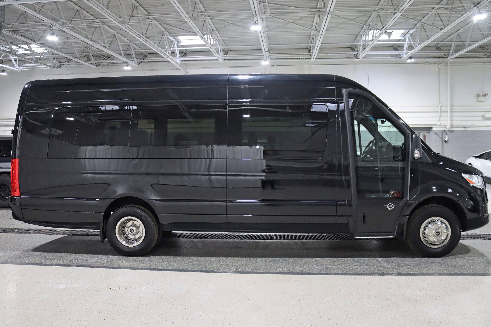Used 2023 Mercedes-Benz Sprinter 3500 image 9