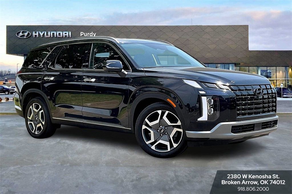Used 2025 Hyundai Palisade Limited image 2