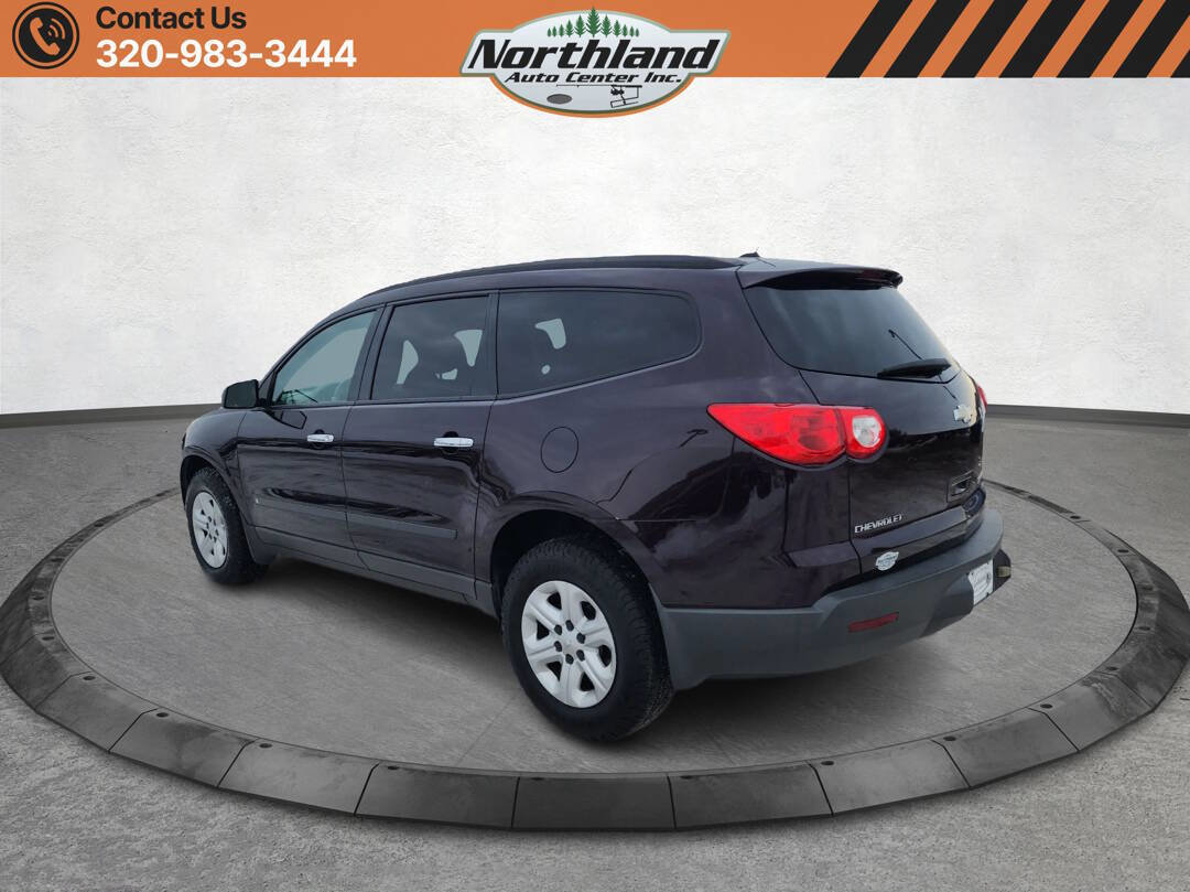 Used 2010 Chevrolet Traverse LS FWD image 7