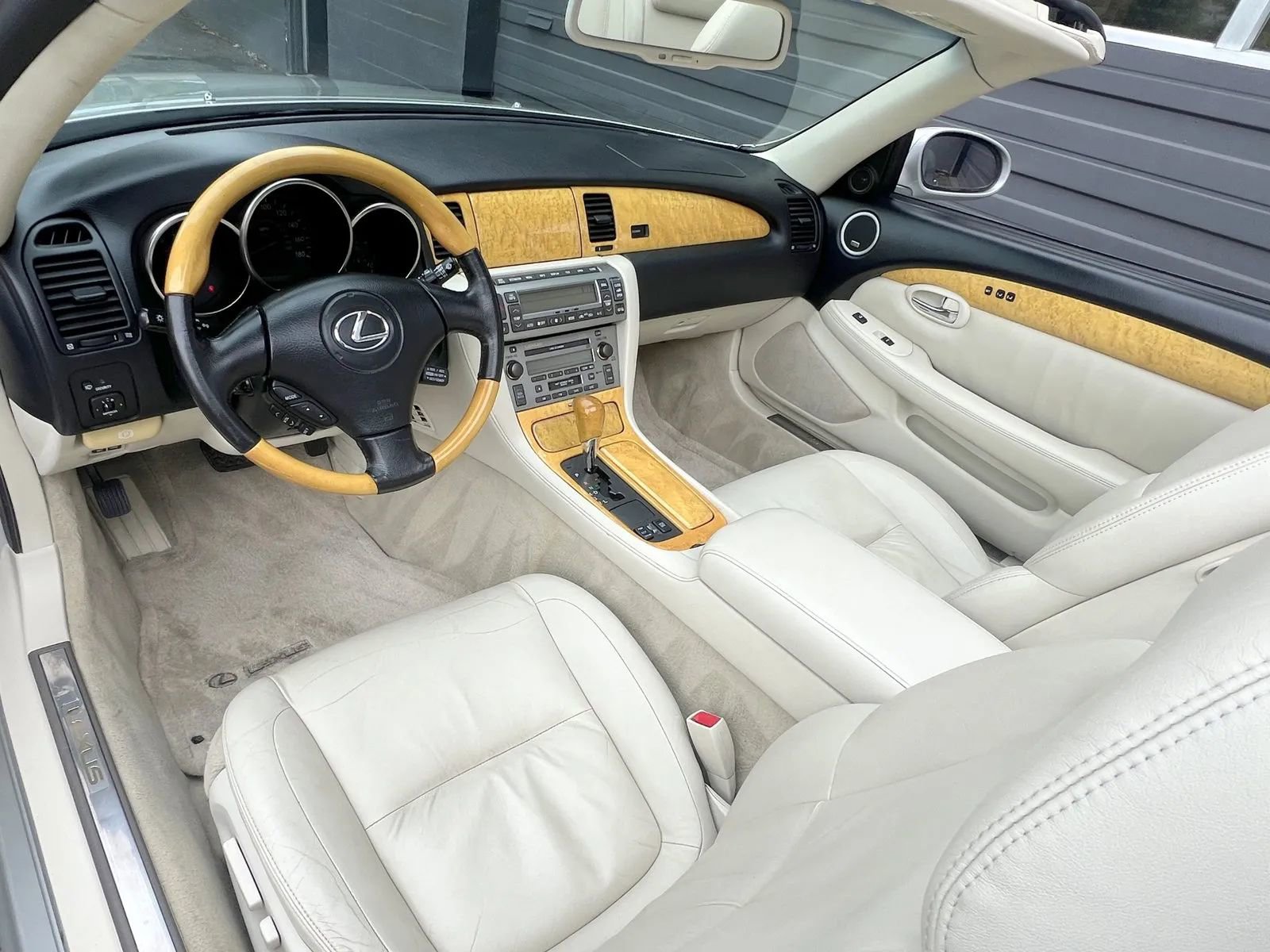 Used 2002 Lexus SC 430 Convertible image 14