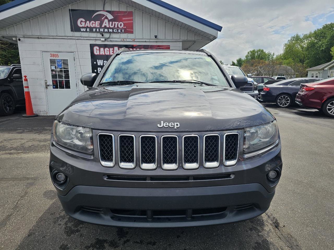 Used 2014 Jeep Compass Sport w/ Power Value Group FWD image 3