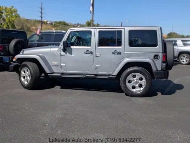 Used 2013 Jeep Wrangler Unlimited Sahara w/ Connectivity Group AWD/4WD image 9