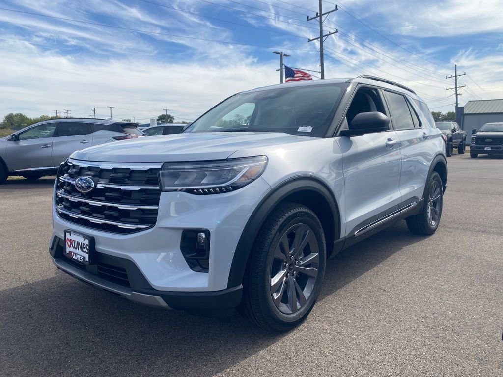 New 2025 Ford Explorer Active image 16