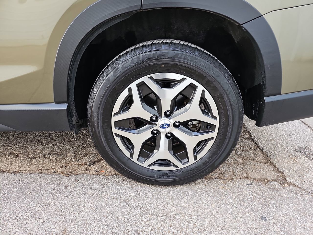 Certified 2023 Subaru Forester Premium image 39