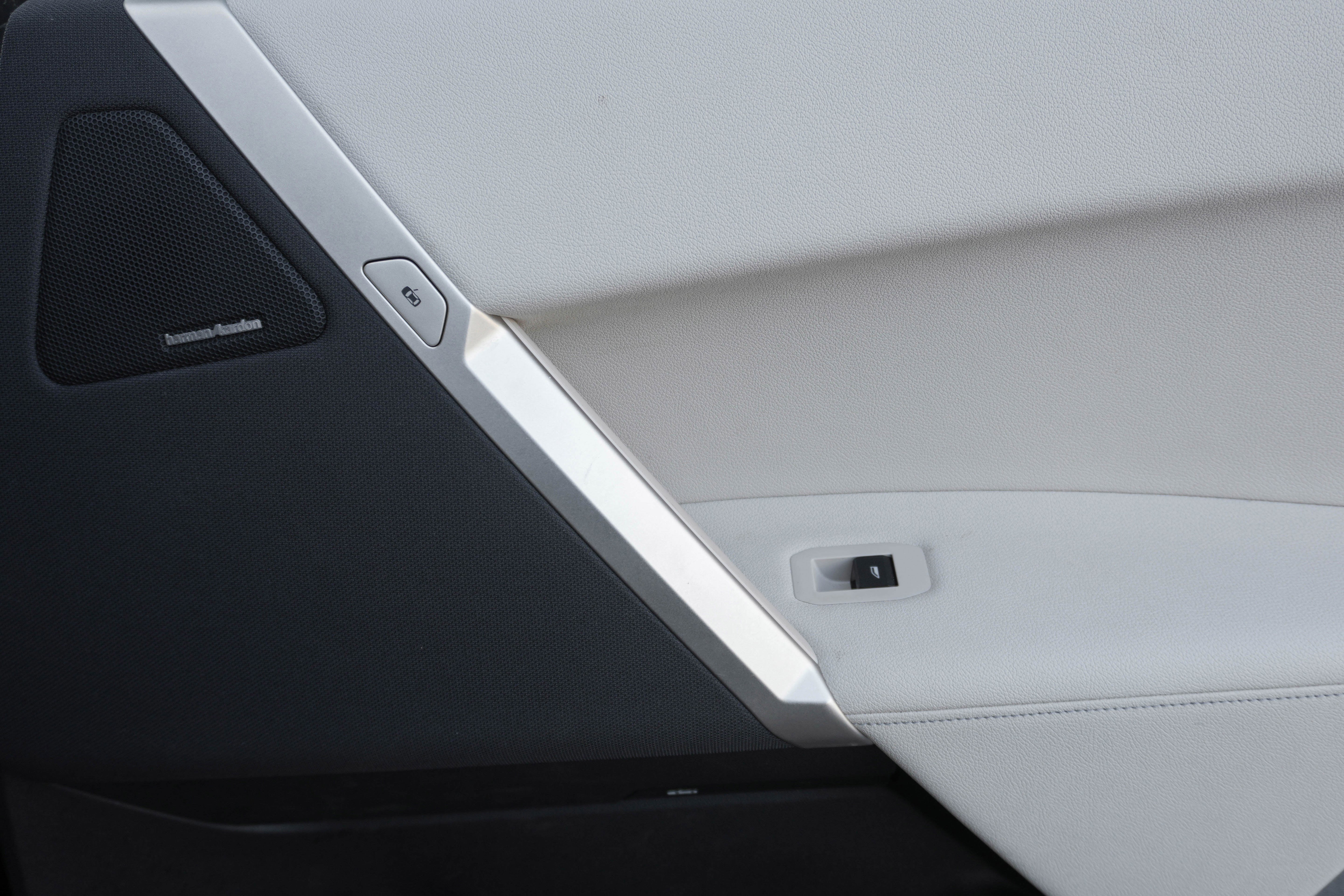 Certified 2023 BMW iX xDrive50 w/ Ultimate Package image 33