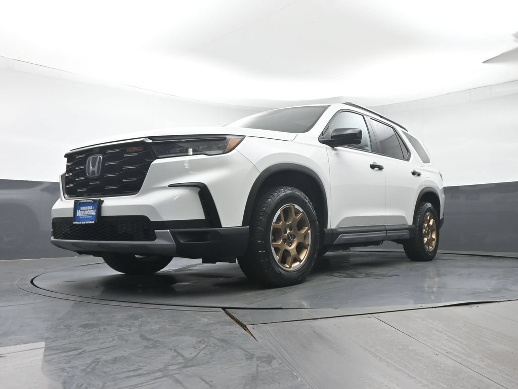 Certified 2024 Honda Pilot TrailSport image 30