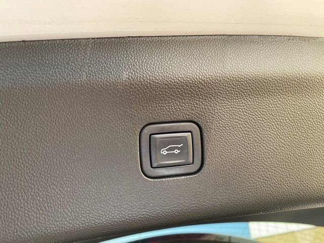 Used 2023 Buick Enclave Avenir w/ Avenir Technology Package image 11