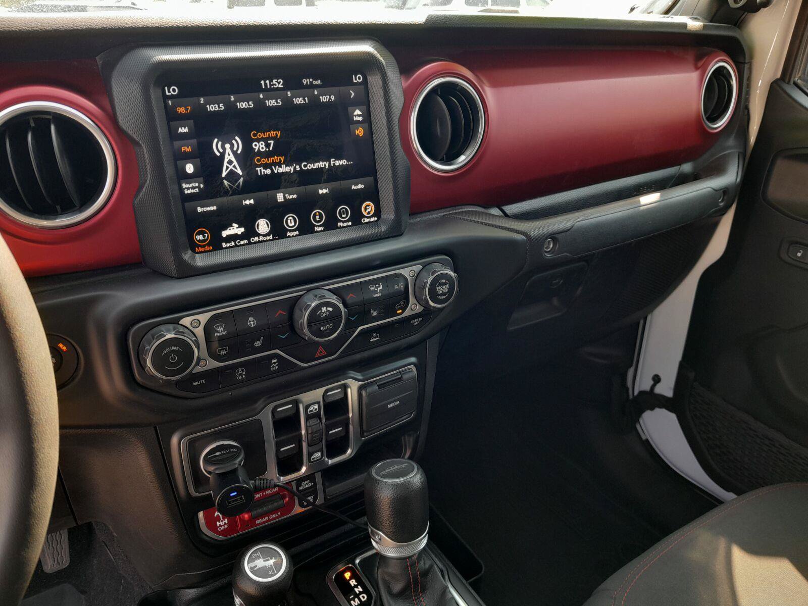 Used 2023 Jeep Gladiator Rubicon w/ Cold Weather Group AWD/4WD image 20