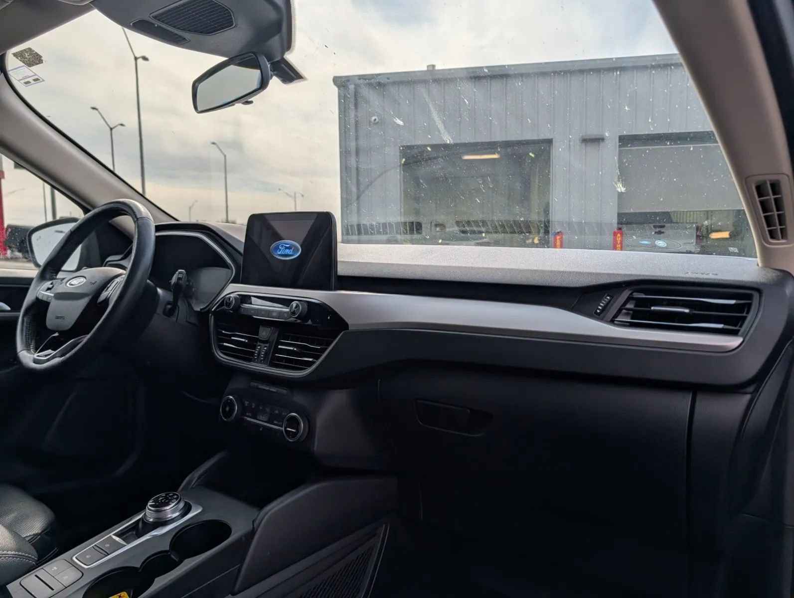 Used 2020 Ford Escape SEL image 12