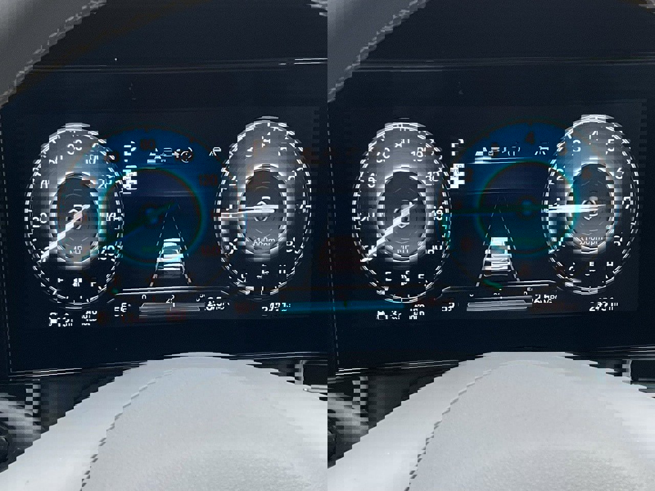 Used 2025 Hyundai Elantra SEL image 22