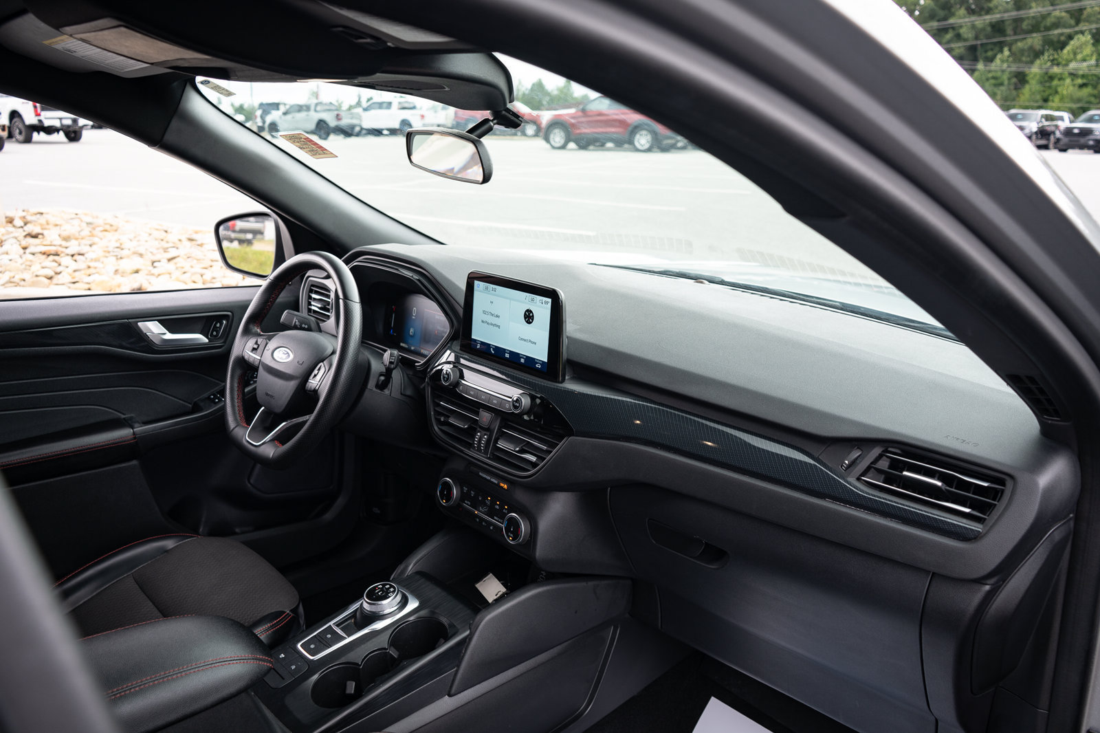 Used 2024 Ford Escape ST-Line w/ Cold Weather Package FWD image 21
