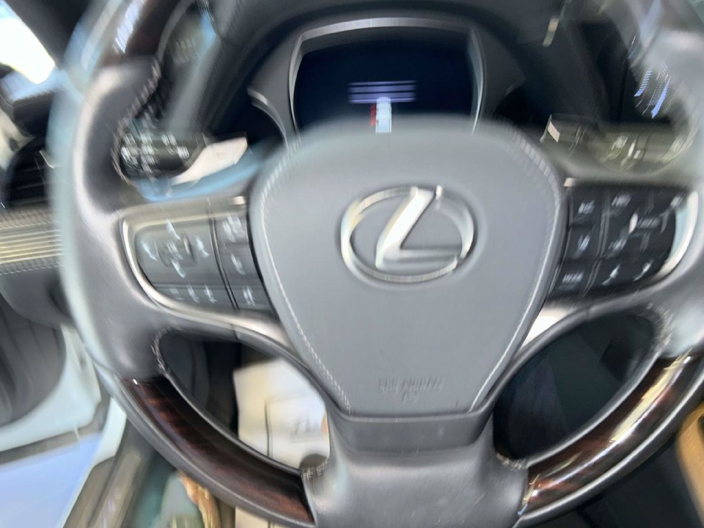 Used 2022 Lexus LS 500 w/ Interior Upgrade Package RWD image 21