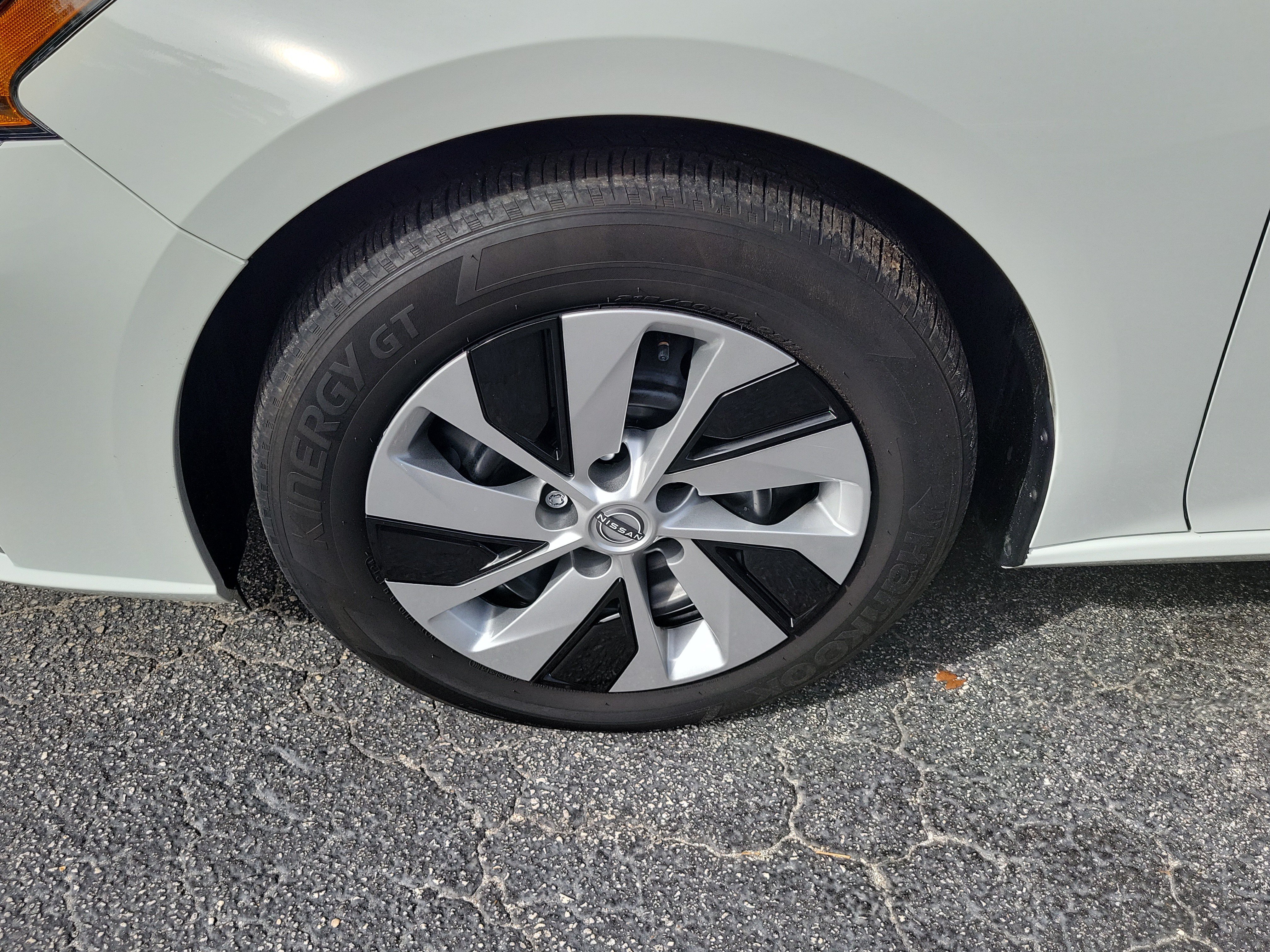Certified 2025 Nissan Altima 2.5 S FWD image 4