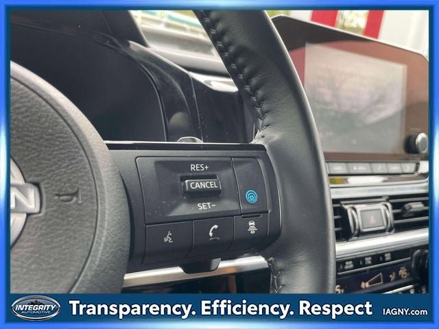 Used 2022 Nissan Pathfinder SV AWD/4WD image 22