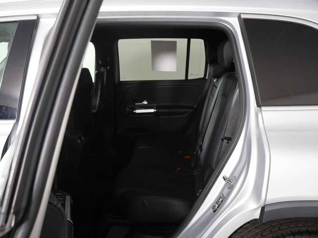 Used 2023 Mercedes-Benz GLB 250 4MATIC w/ Premium Package image 29