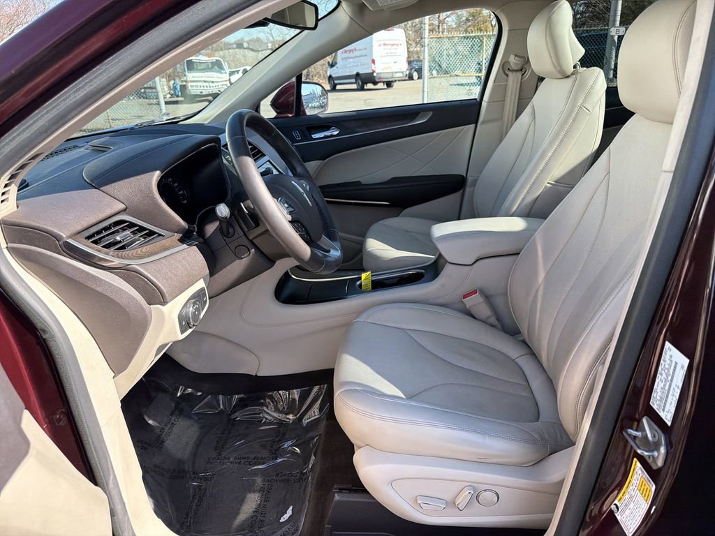 Used 2017 Lincoln MKC Reserve w/ Lincoln MKC Climate Package image 11