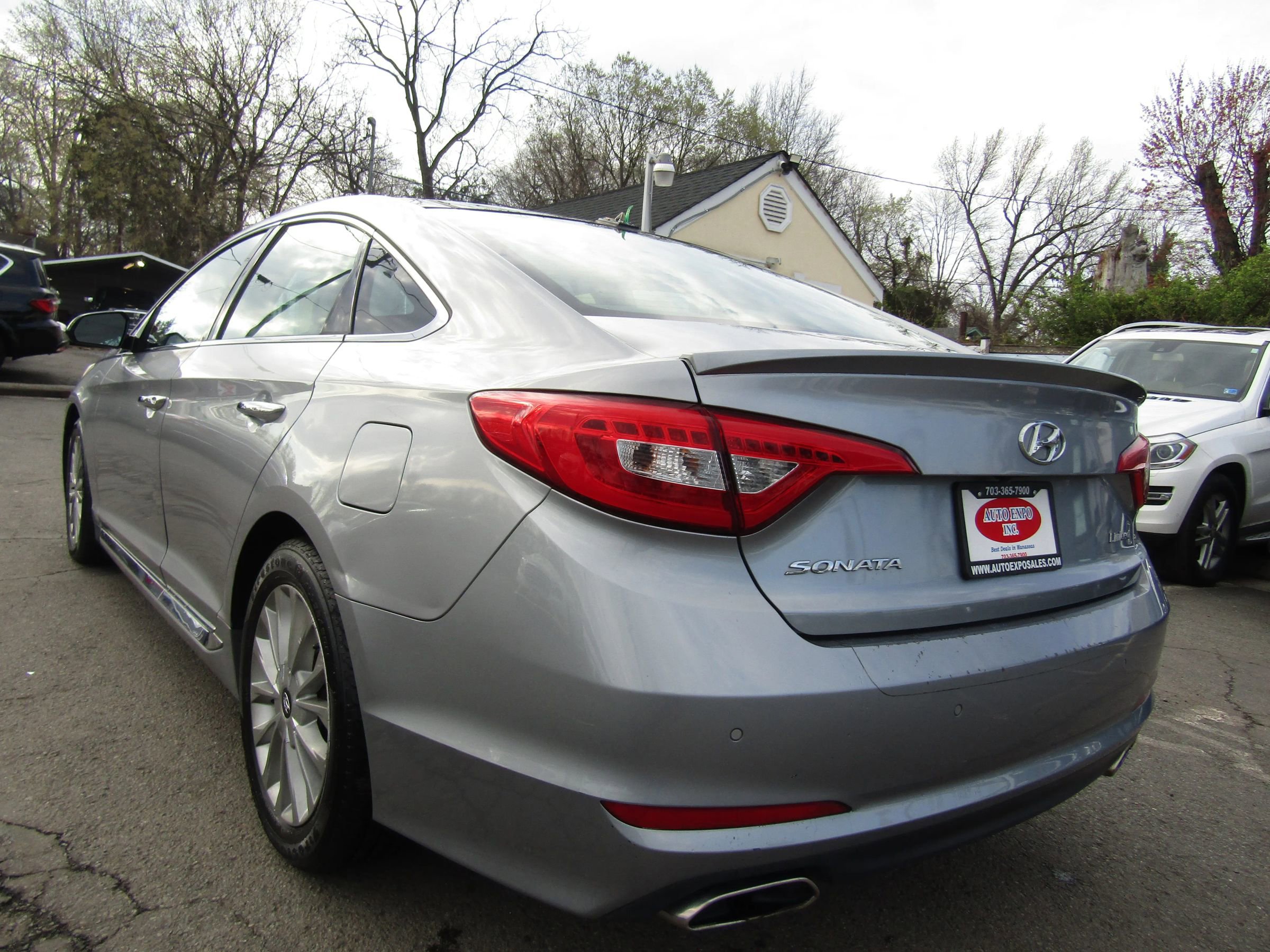 Used 2015 Hyundai Sonata Limited w/ Option Group 06 FWD image 5