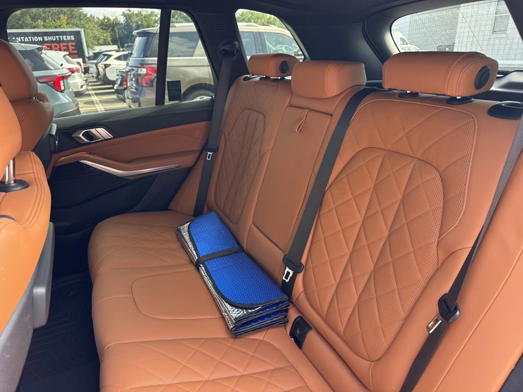 Used 2023 BMW X5 xDrive45e w/ Parking Assistance Package AWD/4WD image 11
