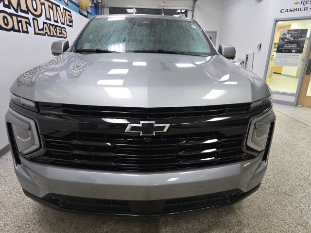 Used 2025 Chevrolet Suburban RST image 2
