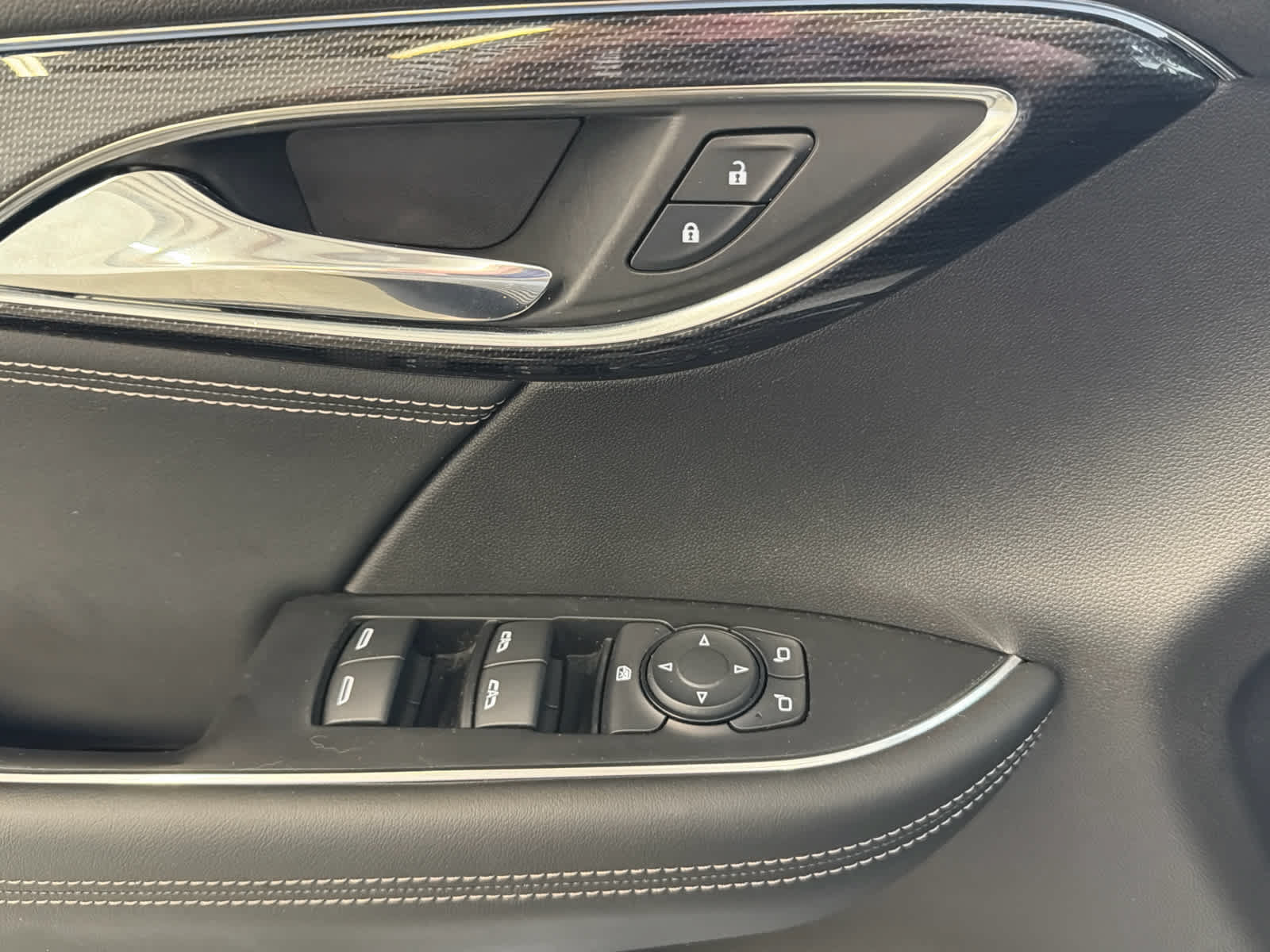 Used 2023 Buick Envision Preferred FWD image 19