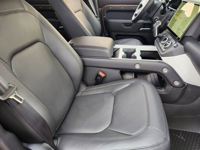 Used 2026 Land Rover Defender 110 S image 10