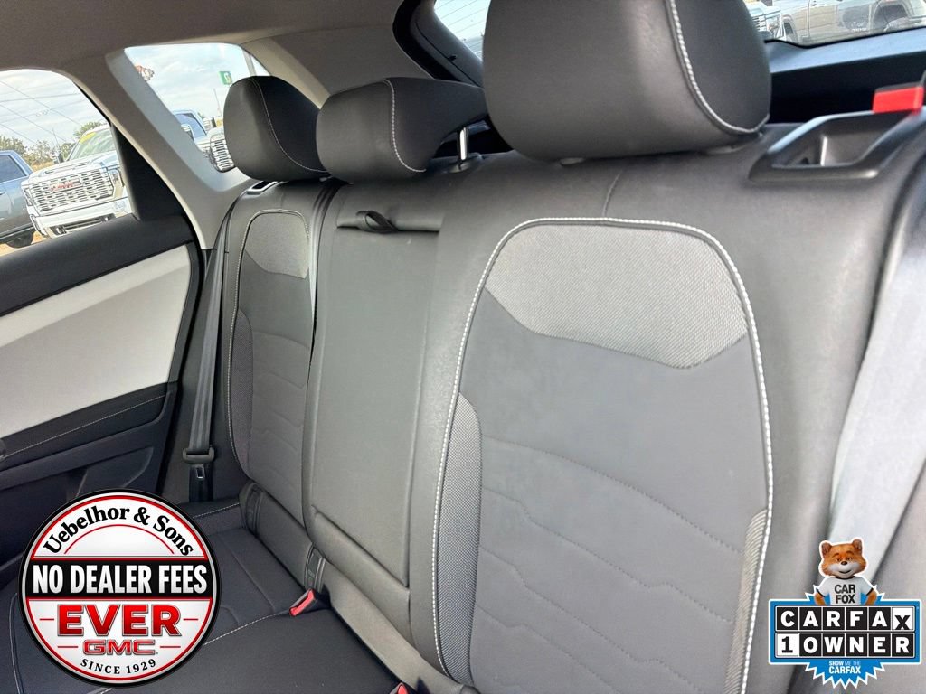 Used 2025 Volkswagen Taos SE AWD/4WD image 17