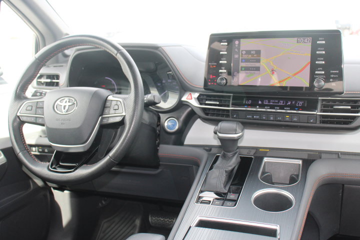 Used 2021 Toyota Sienna XSE w/ XSE Plus Package AWD/4WD image 24